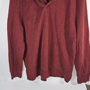 G.H. Bass & Co. Men's Burgundy V-Neck Sweater‎